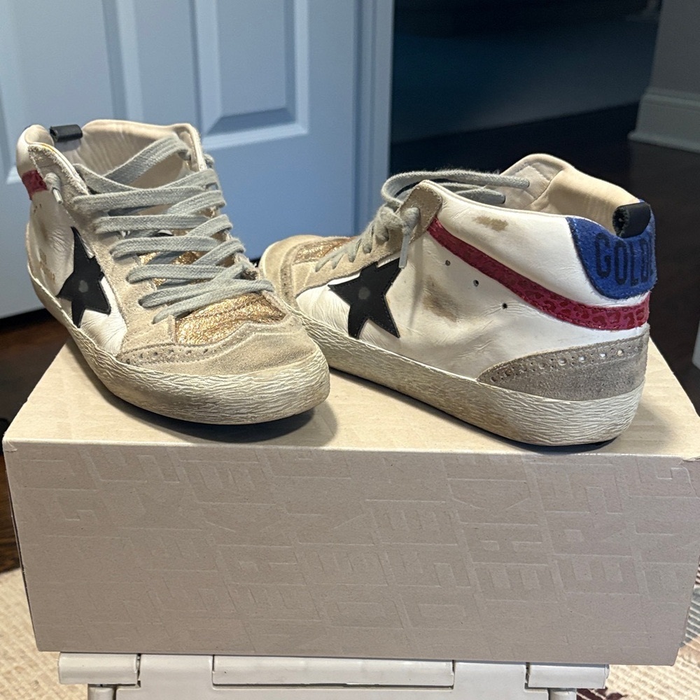 Golden Goose MID STAR CLASSIC Sneakers - Cream, Black, and Rose Gold and magenta